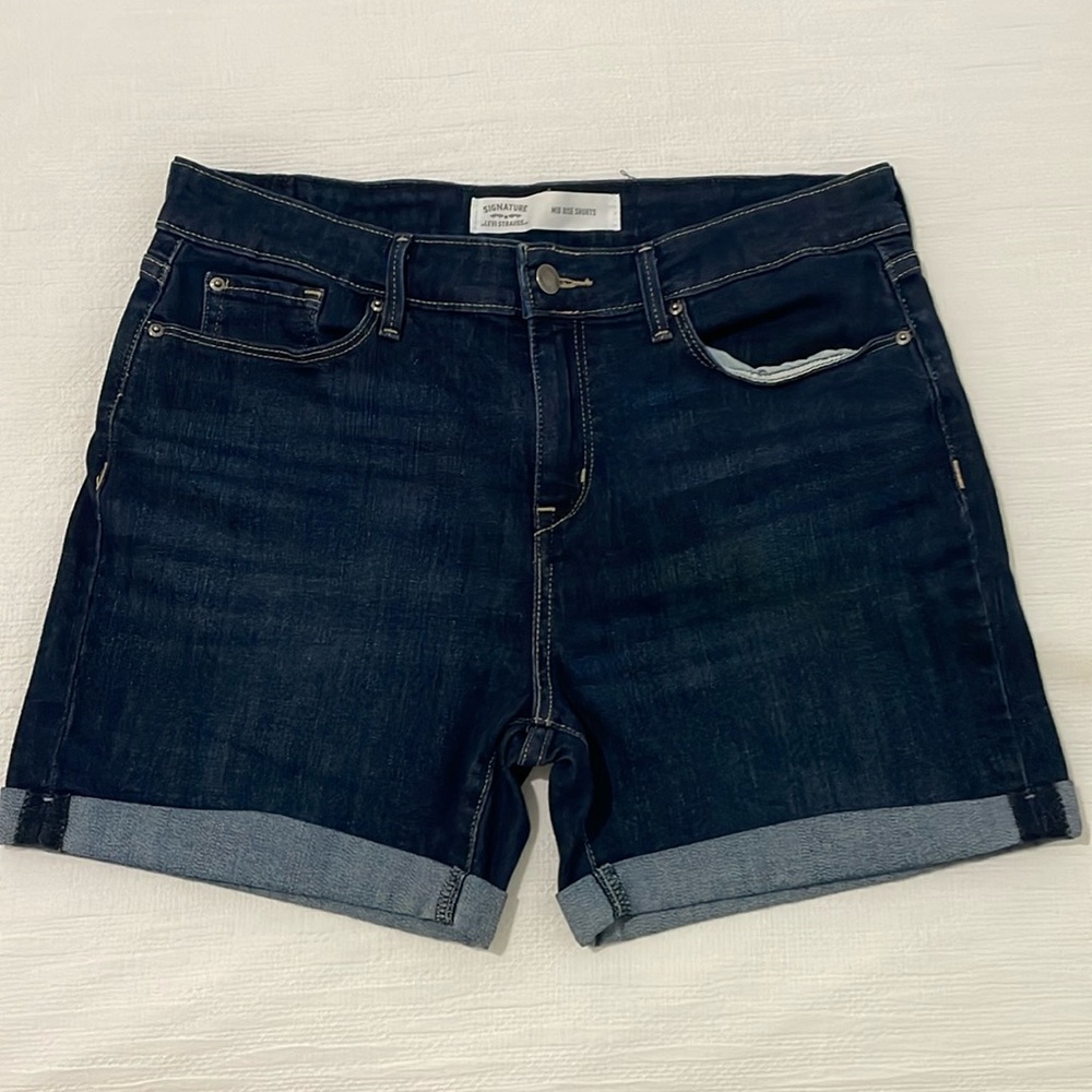 EUC Signature by Levi Strauss Shorts
